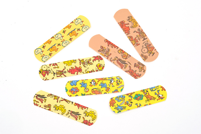 Kinderpflaster mit bunten Motiven,100 Stück